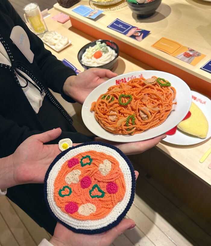 This Japanese Fiber Artist Crochets Realistic Food-Inspired Accessories (17 Pics)