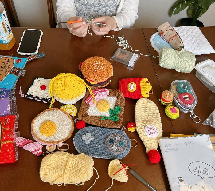 This Japanese Fiber Artist Crochets Realistic Food-Inspired Accessories (17 Pics)