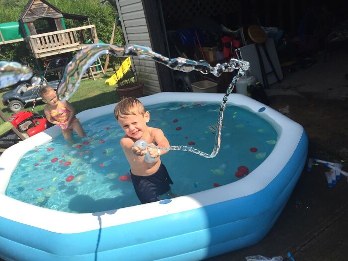 “The Moment The Rope Broke”: 73 Perfect Pictures Taken Split Seconds Before Disaster Struck
