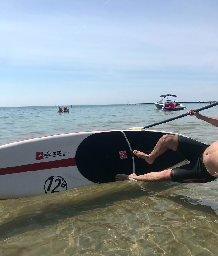 “The Moment The Rope Broke”: 73 Perfect Pictures Taken Split Seconds Before Disaster Struck