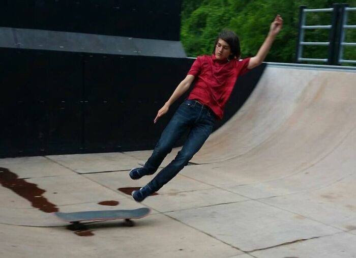 “The Moment The Rope Broke”: 73 Perfect Pictures Taken Split Seconds Before Disaster Struck