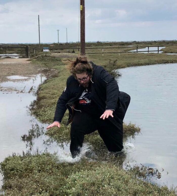 “The Moment The Rope Broke”: 73 Perfect Pictures Taken Split Seconds Before Disaster Struck