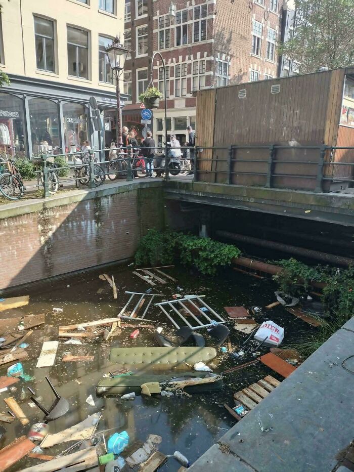 100 Pictures Of ‘Urban Hell’ Showing Everything That’s Wrong With Our Society (New Pics)