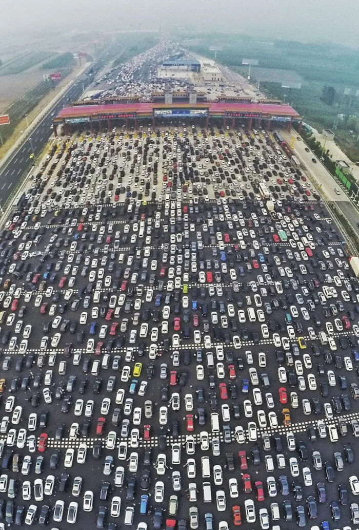 100 Pictures Of ‘Urban Hell’ Showing Everything That’s Wrong With Our Society (New Pics)