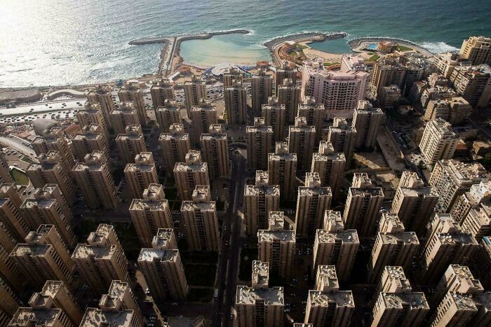 100 Pictures Of ‘Urban Hell’ Showing Everything That’s Wrong With Our Society (New Pics)