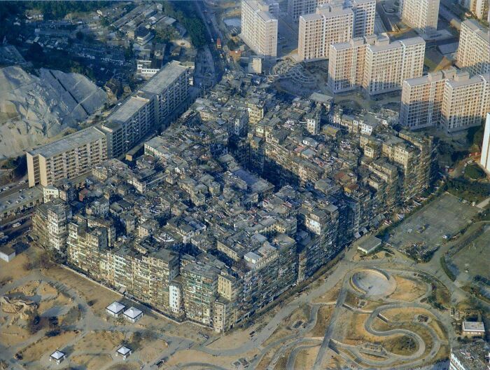 100 Pictures Of ‘Urban Hell’ Showing Everything That’s Wrong With Our Society (New Pics)