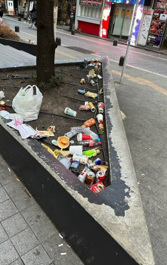 100 Pictures Of ‘Urban Hell’ Showing Everything That’s Wrong With Our Society (New Pics)