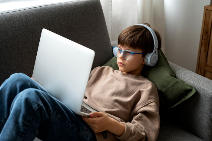 Mom Abandons Kids For A 1-Week Bender, Furious When Kids Choose Her Sister Instead Of Her