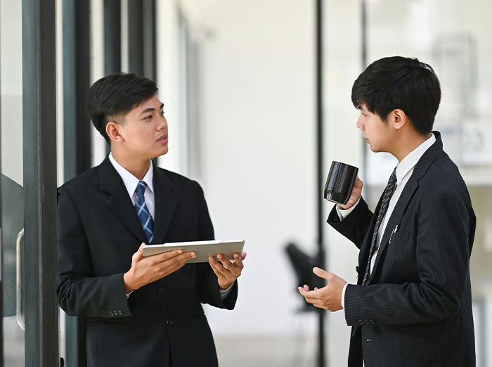&#8220;They Give You Trauma and Attitude&#8221;: Woman Goes To Job Interviews In Korea And Shares Her Gift Haul