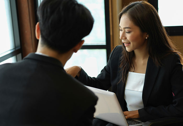 &#8220;They Give You Trauma and Attitude&#8221;: Woman Goes To Job Interviews In Korea And Shares Her Gift Haul