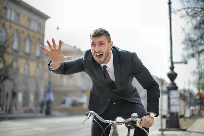 32 Sounds That People Just Can&#8217;t Stand For No Reason And Many Of Us Can Actually Relate