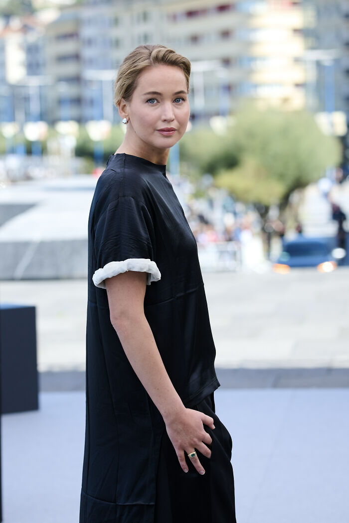 &#8220;Arrest Every Plastic Surgeon In LA&#8221;: Jennifer Lawrence Sparks Frenzy At Paris Fashion Week