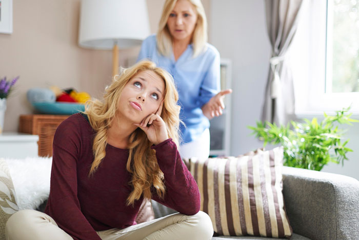 Lady Cuts Contact With Toxic Daughter, Friend Feels Bad For Her And Wonders If She Should Intervene