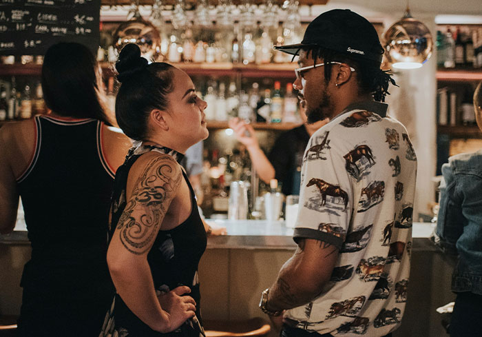 Woman Decides To Ruin 11-Year Friendship After Seeing What Her BFF Did On Girls’ Night