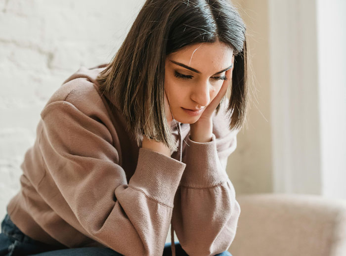 Woman Decides To Ruin 11-Year Friendship After Seeing What Her BFF Did On Girls’ Night