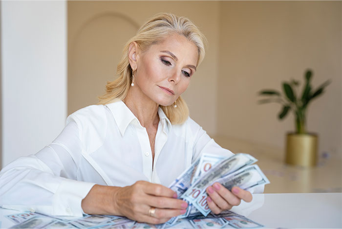 Woman Refuses To Give Up On 35-Year-Long Marriage, Asks Online How To Deal With Husband’s Ego