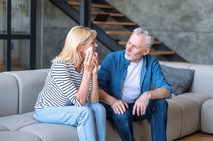Woman Refuses To Give Up On 35-Year-Long Marriage, Asks Online How To Deal With Husband’s Ego