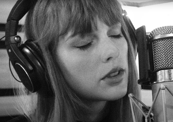 Taylor Swift Fans In Tears After Friend Behind &#8216;Ruin The Friendship&#8217; Is Revealed, And It&#8217;s Not Blake Lively