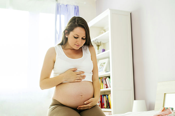 Parents-To-Be Argue Over Baby Name, Mom Wants To Honor Childhood Dog, Dad Worries It Sounds Silly