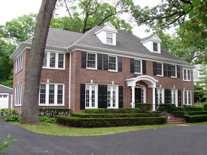 21 Iconic TV Houses You Probably Didn’t Know Actually Exist In Real Life