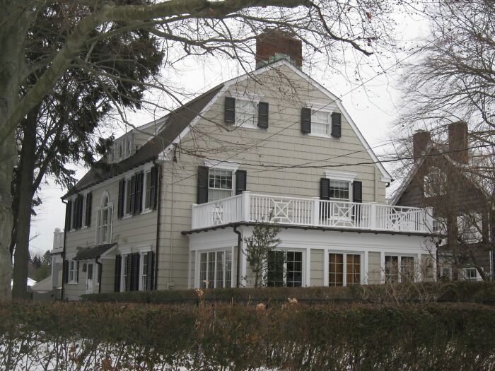 21 Iconic TV Houses You Probably Didn’t Know Actually Exist In Real Life