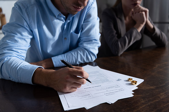 Man Announces He’s Divorcing Wife When He Discovers She Purposefully Cooks Meals Daughter Won’t Eat