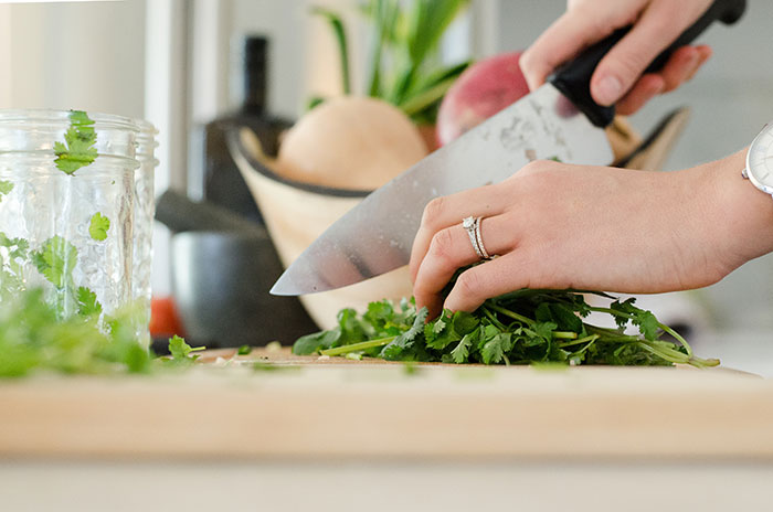 Man Announces He’s Divorcing Wife When He Discovers She Purposefully Cooks Meals Daughter Won’t Eat