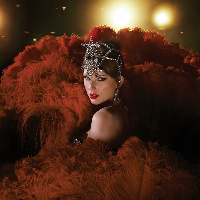 &#8220;Not Really A Showgirl&#8221;: Disappointed Fans Say Taylor Swift’s New Album Doesn’t Live Up To Expectations