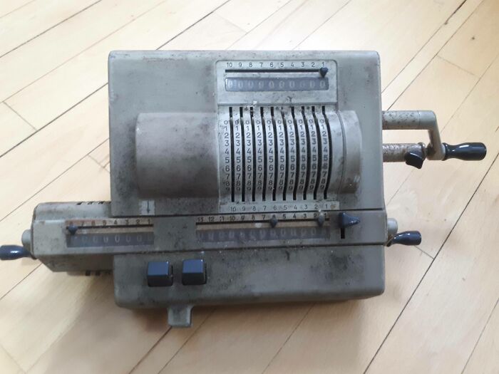 97 Times People Found Something Old But Had No Clue What They Were Looking At, And The Internet Had Their Back