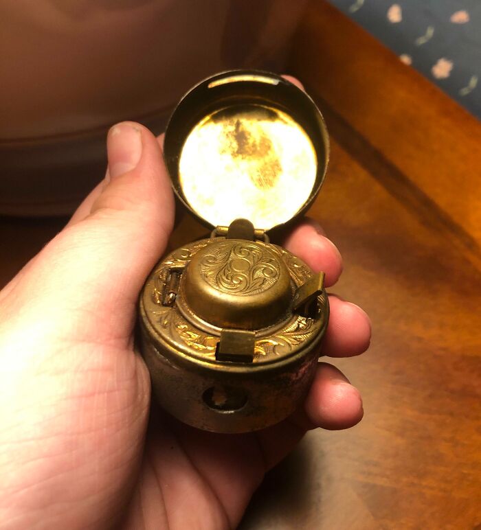 97 Times People Found Something Old But Had No Clue What They Were Looking At, And The Internet Had Their Back