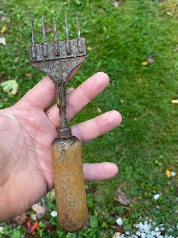97 Times People Found Something Old But Had No Clue What They Were Looking At, And The Internet Had Their Back