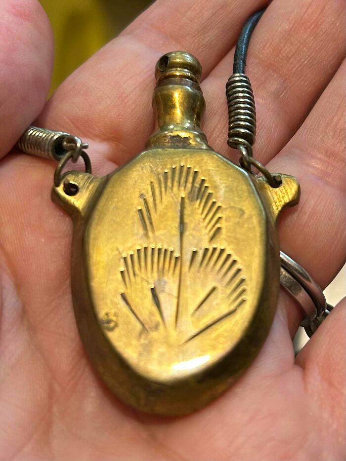 97 Times People Found Something Old But Had No Clue What They Were Looking At, And The Internet Had Their Back