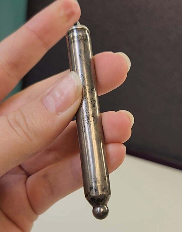 97 Times People Found Something Old But Had No Clue What They Were Looking At, And The Internet Had Their Back