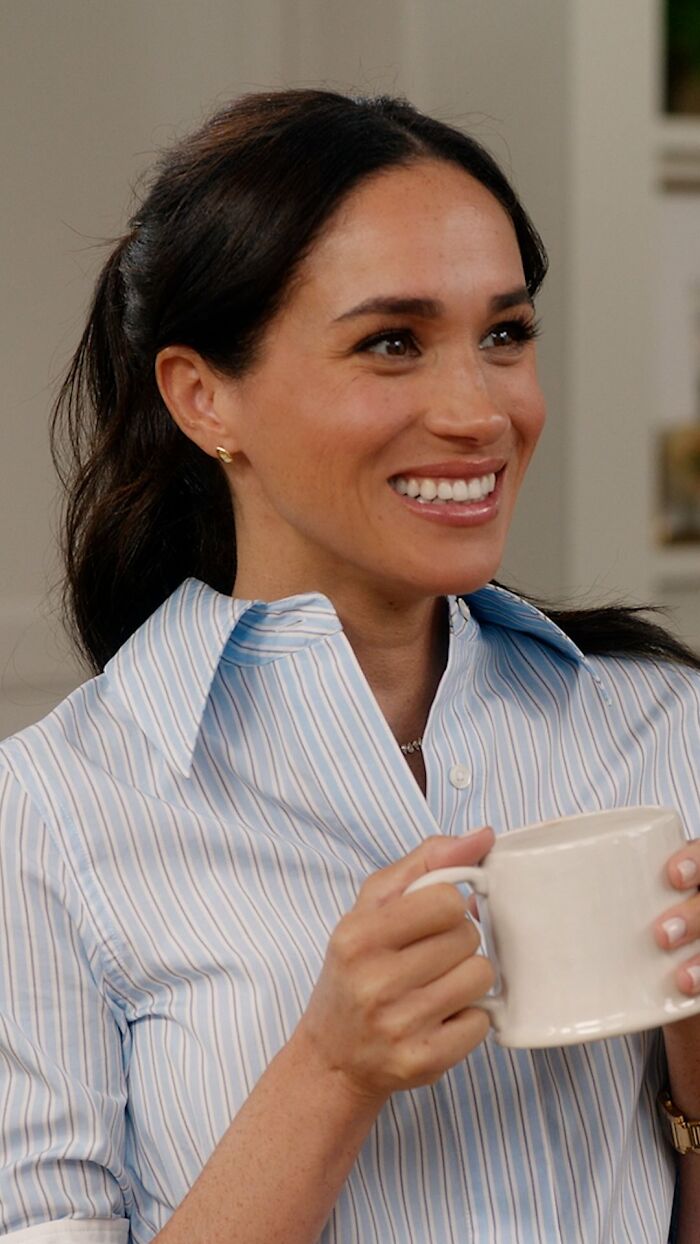 &#8220;Did Kanye Design This?&#8221;: Meghan Markle’s PFW Look Has The Internet Crying With Memes