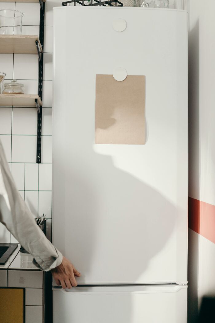 “I Took A Hand Sanitizer Bath Afterwards”: 73 Bizarre Things People Found Inside Strangers’ Houses