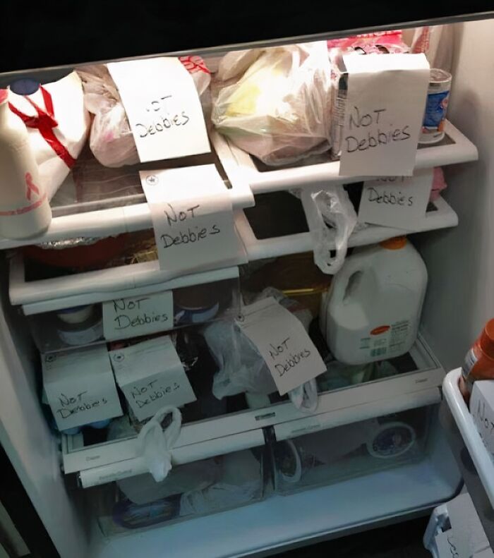 75 Passive-Aggressive Notes From Coworkers Who’ve Clearly Reached Their Breaking Point (New Pics)