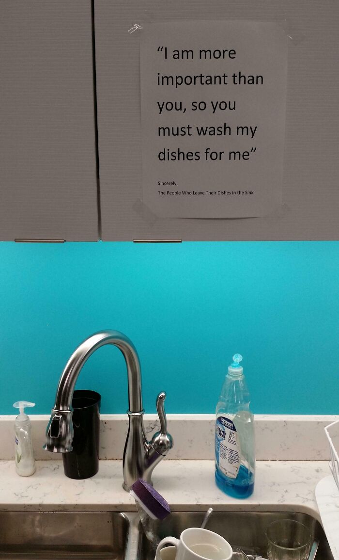 75 Passive-Aggressive Notes From Coworkers Who’ve Clearly Reached Their Breaking Point (New Pics)