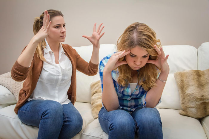 Stepmom Has Long List Of Rules To Keep 16YO In Check, Dad Sees Nothing Wrong, 16YO Helpless