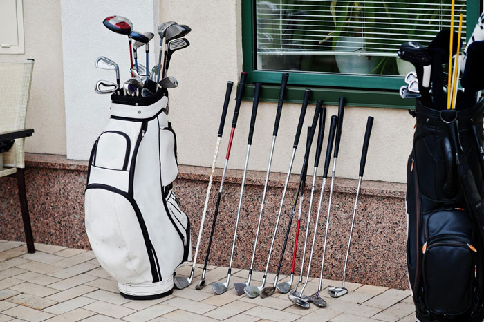 Man Tries To Scam Widow Out Of Her Late Husband’s Golf Clubs, Hero Shopper Crushes His Deal