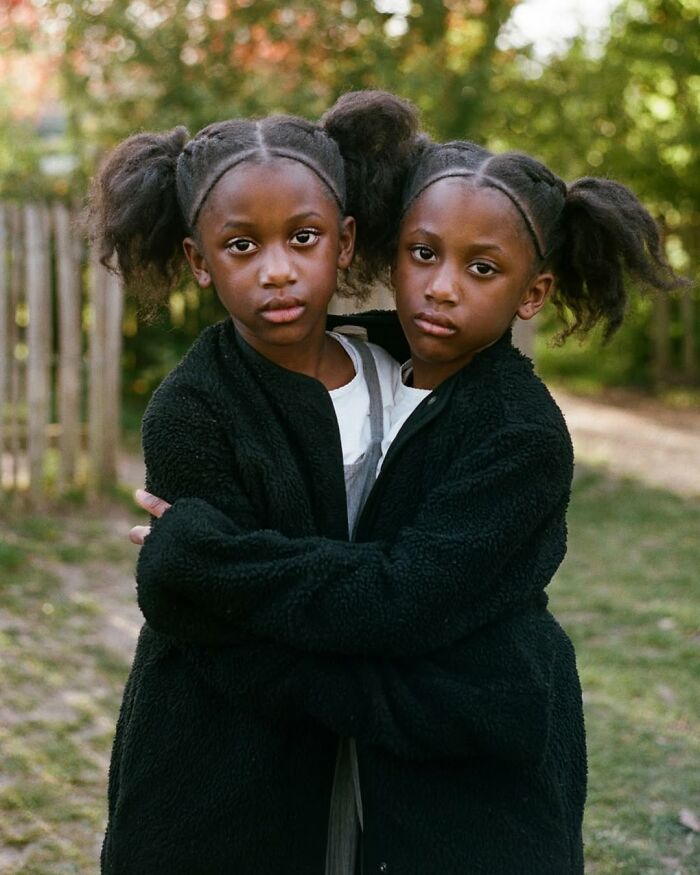 Eleonora Collini’s Twin Portraits Reveal How Similar And Different Siblings Can Be (26 Pics)