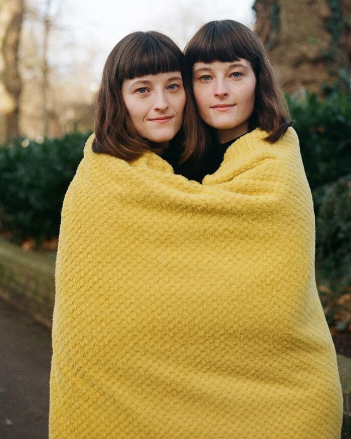 Eleonora Collini’s Twin Portraits Reveal How Similar And Different Siblings Can Be (26 Pics)
