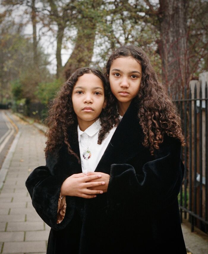 Eleonora Collini’s Twin Portraits Reveal How Similar And Different Siblings Can Be (26 Pics)