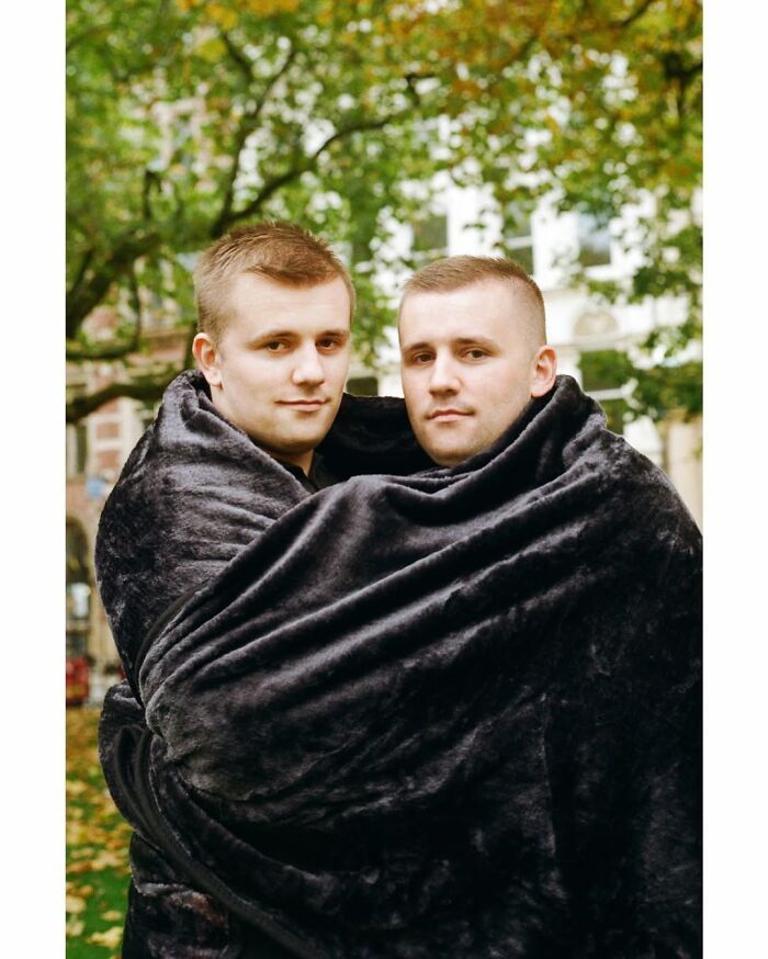 Eleonora Collini’s Twin Portraits Reveal How Similar And Different Siblings Can Be (26 Pics)