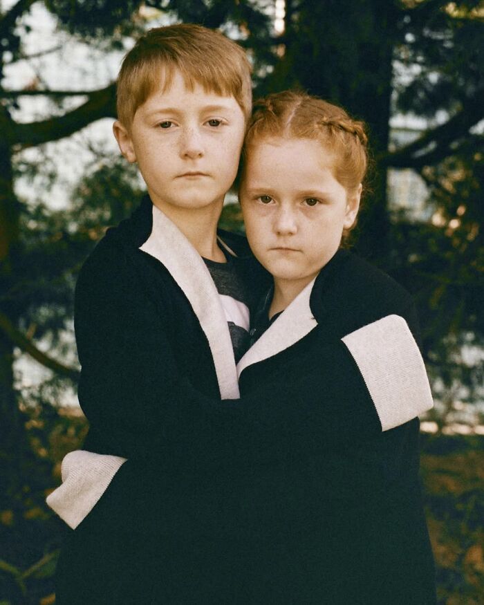 Eleonora Collini’s Twin Portraits Reveal How Similar And Different Siblings Can Be (26 Pics)