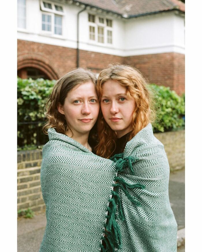 Eleonora Collini’s Twin Portraits Reveal How Similar And Different Siblings Can Be (26 Pics)