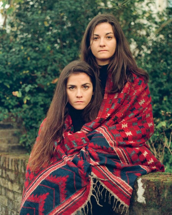 Eleonora Collini’s Twin Portraits Reveal How Similar And Different Siblings Can Be (26 Pics)