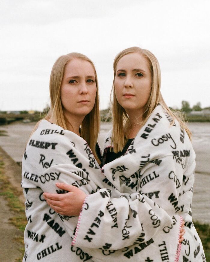 Eleonora Collini’s Twin Portraits Reveal How Similar And Different Siblings Can Be (26 Pics)