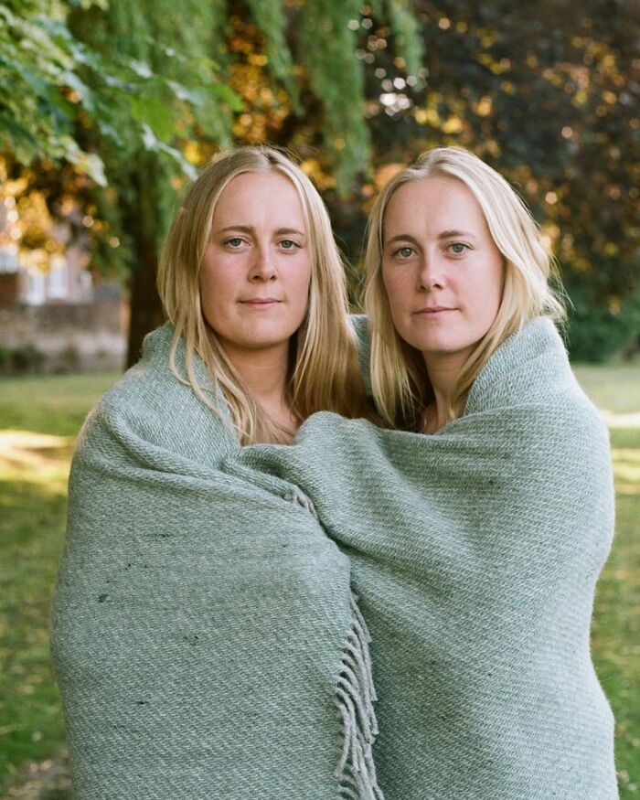 Eleonora Collini’s Twin Portraits Reveal How Similar And Different Siblings Can Be (26 Pics)
