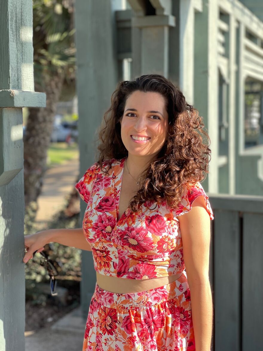 Woman Gets Nearly 2,000 Responses After Launching Billboard Campaign To Find Love