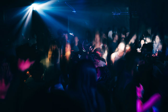 87 Of The Wildest “We Need To Leave Right Now” Stories